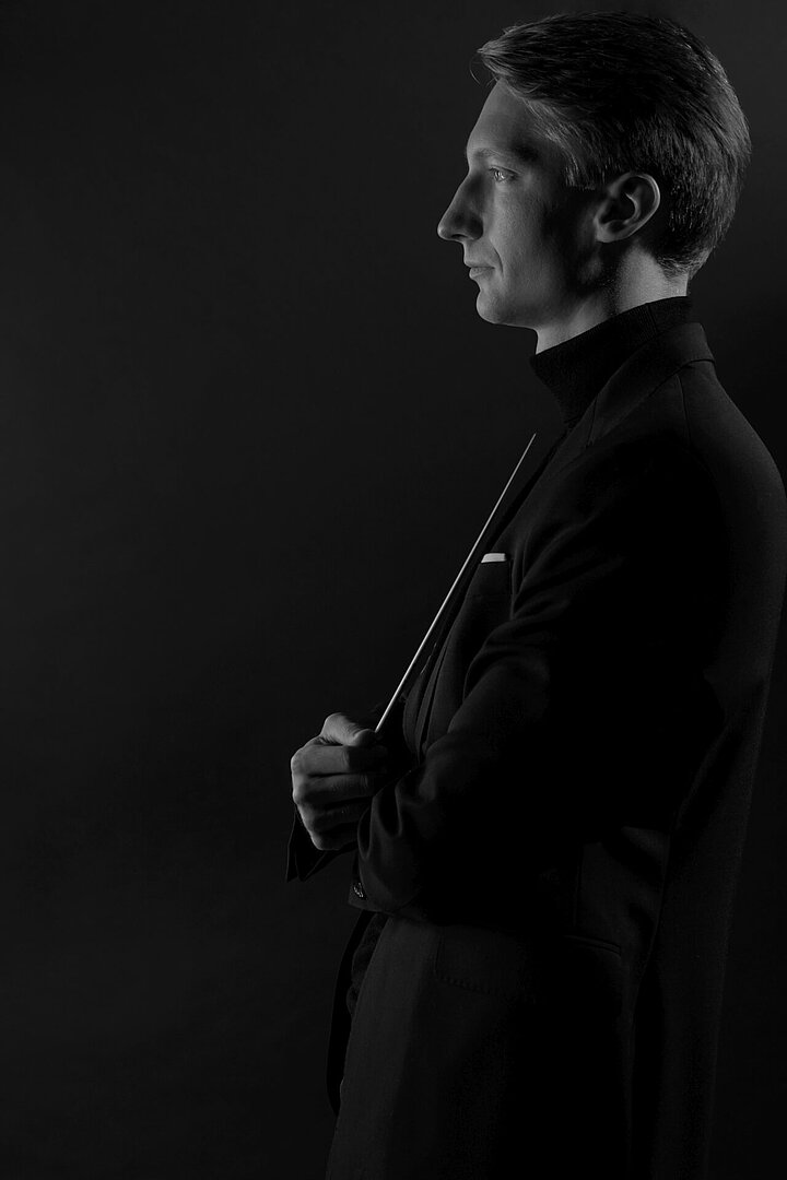 Na zdjęciu Dyrygent Orkiestry.